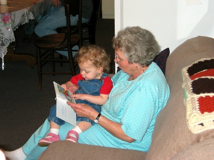 callie-and-great-grandma 11138679 o