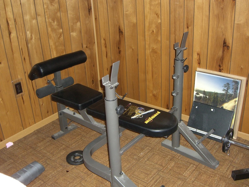 my-brothers-weight-bench-which-ive-been-using-for-bench-presses-and-as-a-squat-rack_6348379484_o.jpg