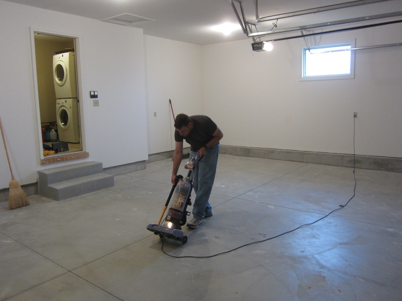 prepping-the-floor-for-paint_5717119657_o.jpg