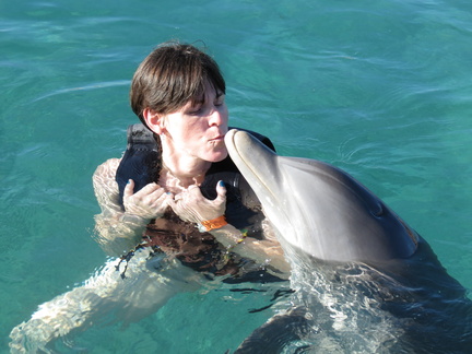 tina-kisses-a-dolphin 8429390283 o