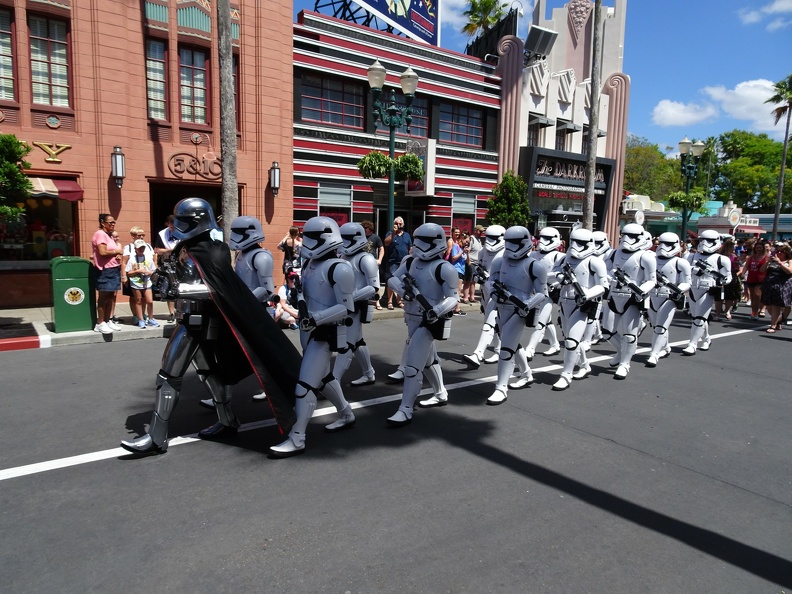 captain-phasma-and-stormtroopers_34111608671_o.jpg